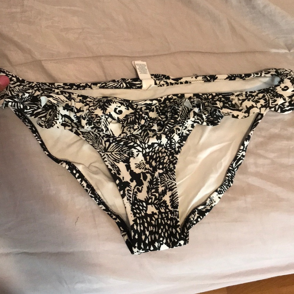 black and white bikini bottom
